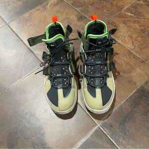 Men's size 10 Nike air max 270